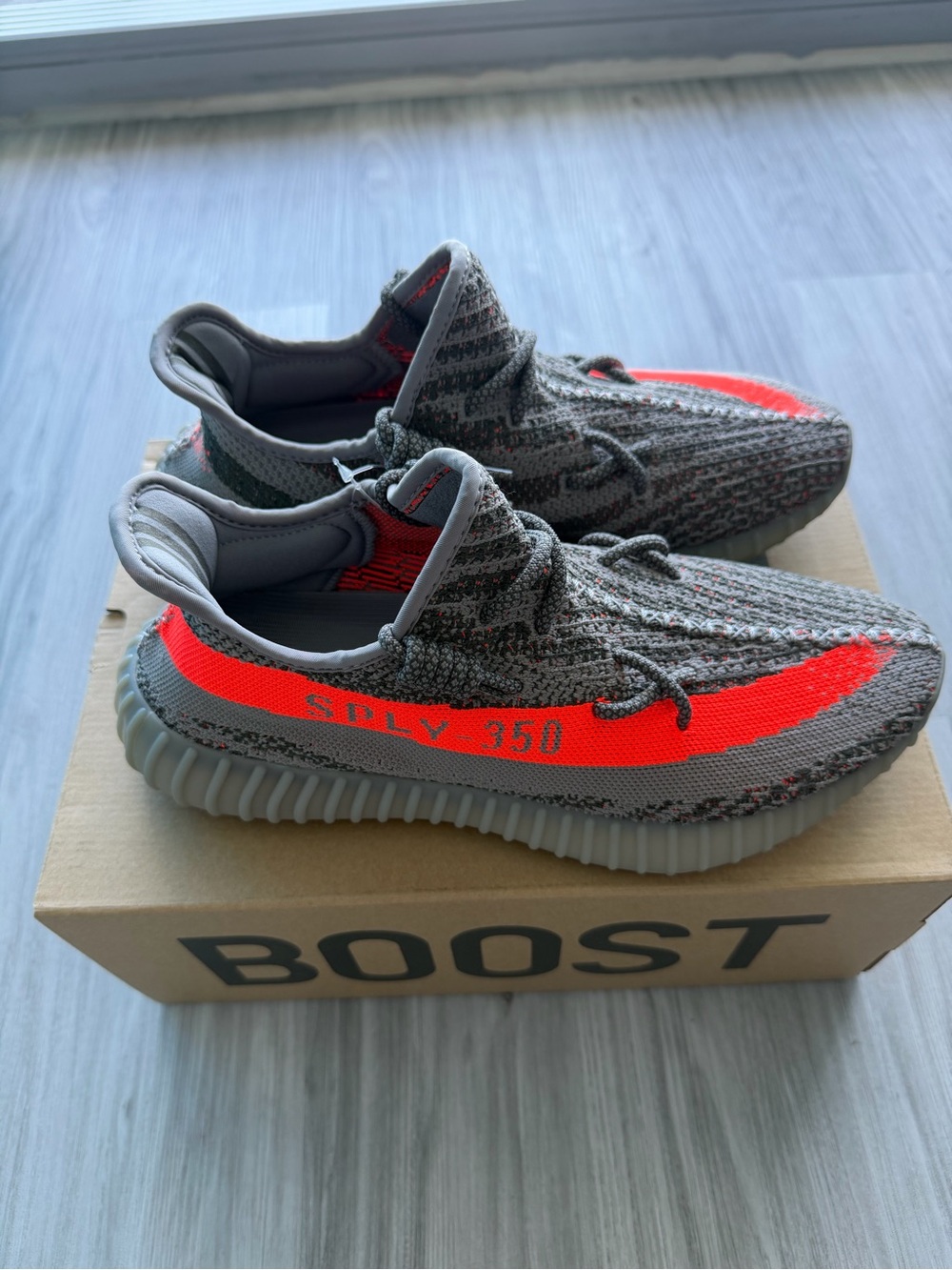 Brand NEW Adidas Yeezy Boost 350 V2
Beluga Reflective Size 10